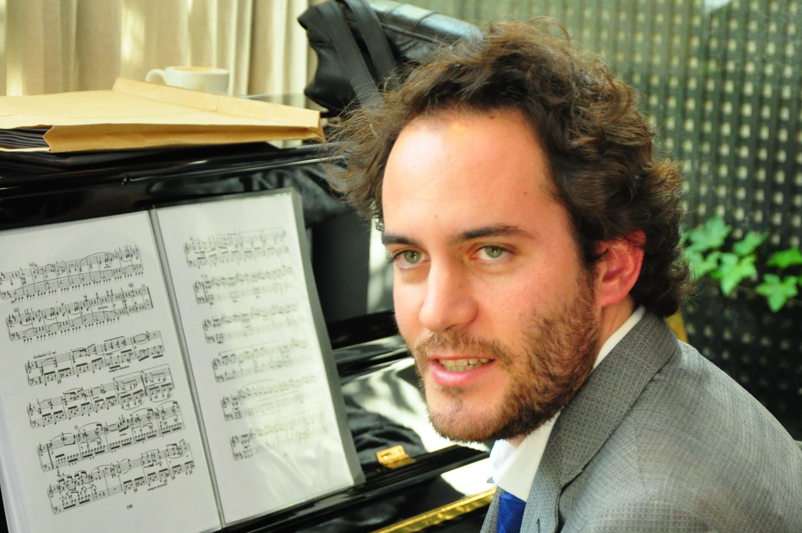 Pianiste lors des cours de chant à Paris